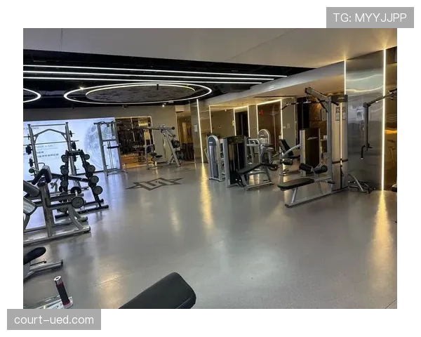 利拉德休赛期天天凌晨四点打卡训练房，咖啡当水喝